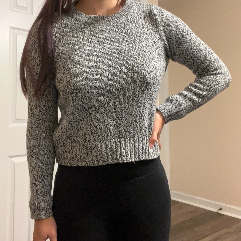 Divided H&M Crew Neck Knit Sweater